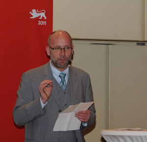 Nik Sakellariou hatte zur Diskussion mit Nils Schmid eingeladen