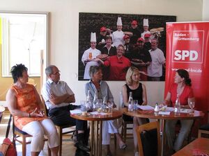 Hanne Hermann, Walter Müller, Gabriele Allmendinger-Schaal, Manuela Schwesig und Annette Sawade. Bild privat